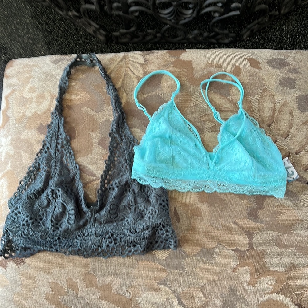 new! (2) Bralettes Arie Lace Halter Bralette & Garage New w/Tags